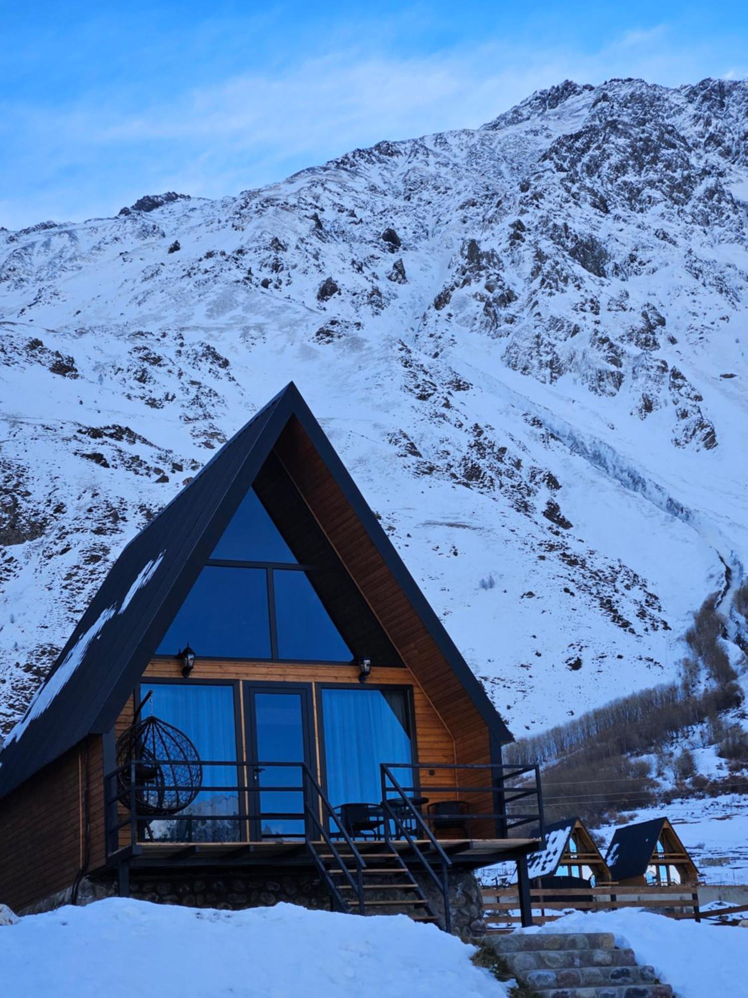 Misty Rocks Kazbegi Apartment Bagian luar foto