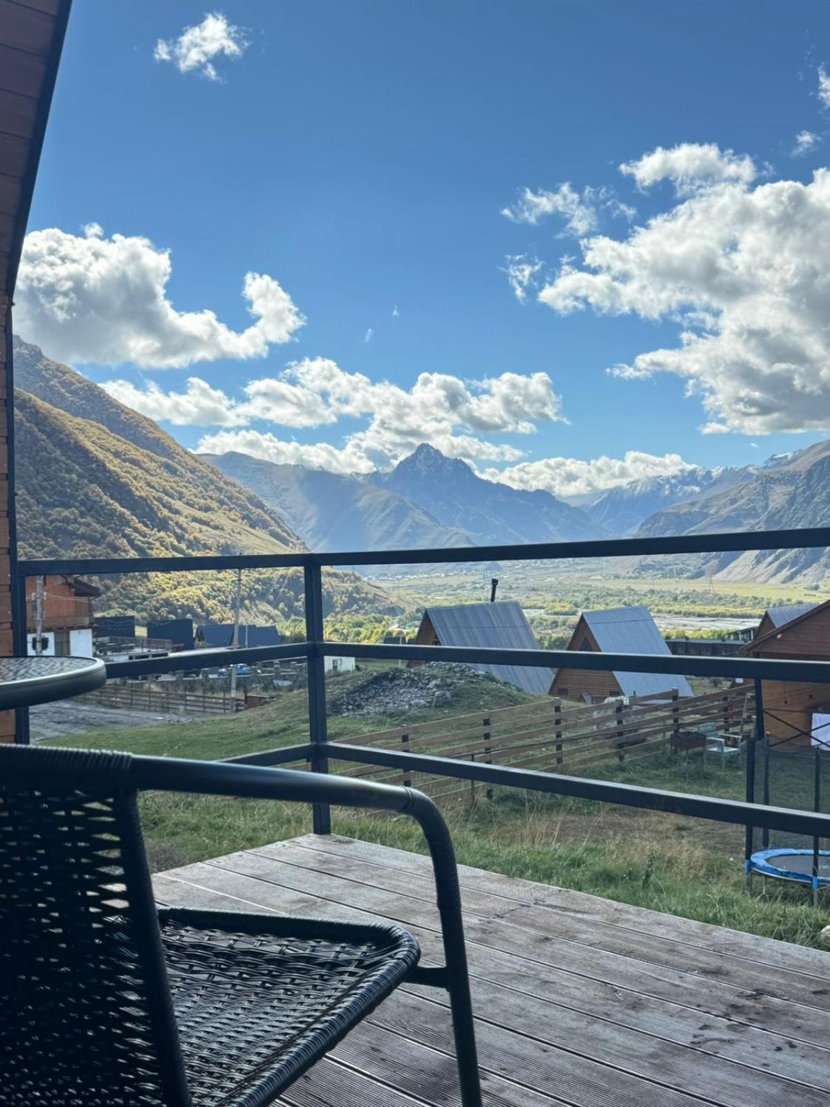 Misty Rocks Kazbegi Apartment Bagian luar foto